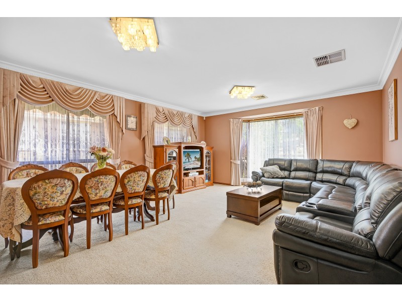 19 Georgette Crescent, Endeavour Hills VIC 3802