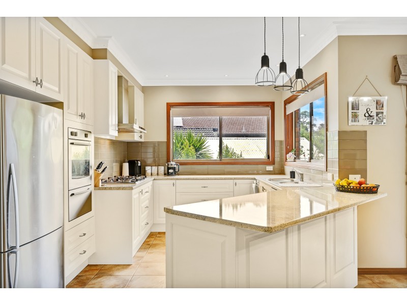 19 Georgette Crescent, Endeavour Hills VIC 3802