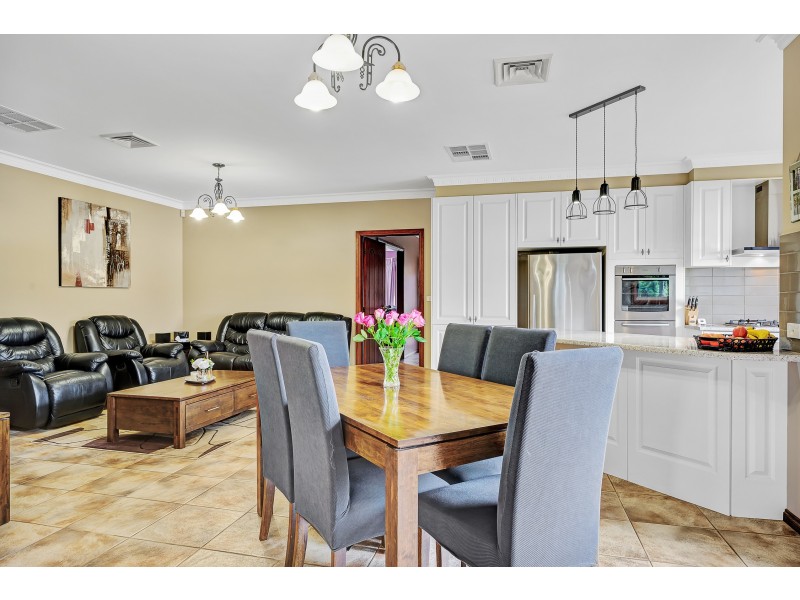 19 Georgette Crescent, Endeavour Hills VIC 3802