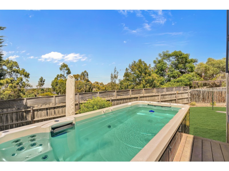 19 Georgette Crescent, Endeavour Hills VIC 3802