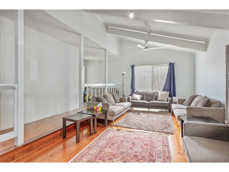 16 Broadwalk Grove, Endeavour Hills VIC 3802