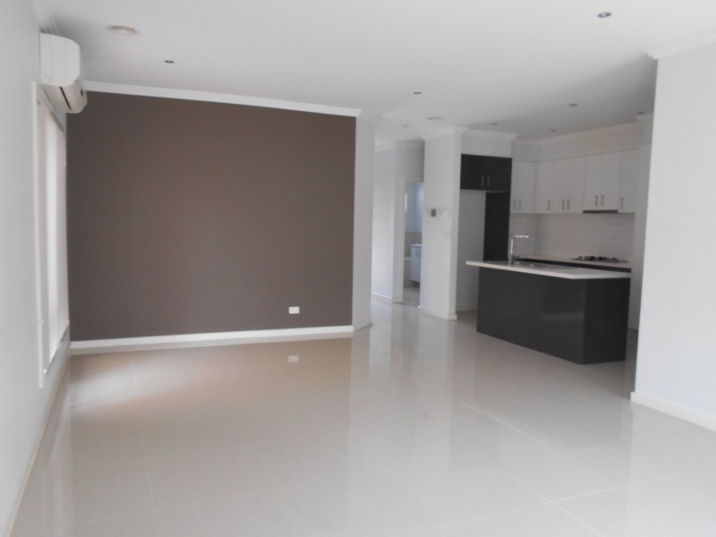 13/280 Pound Road, Hampton Park VIC 3976