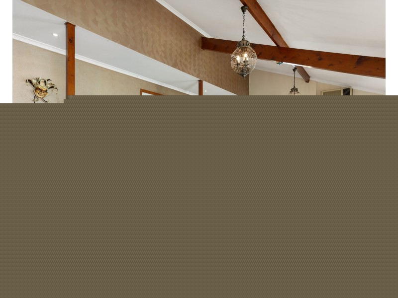 5 Adamson Drive, Endeavour Hills VIC 3802