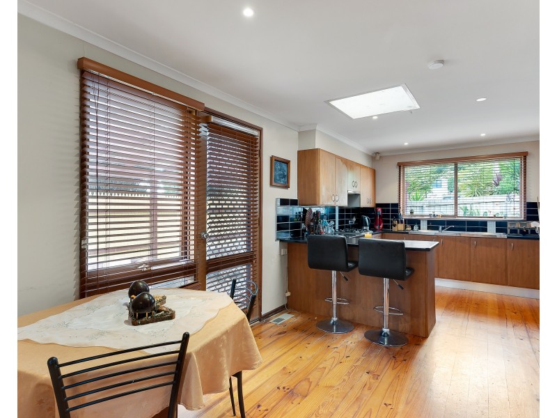 5 Adamson Drive, Endeavour Hills VIC 3802