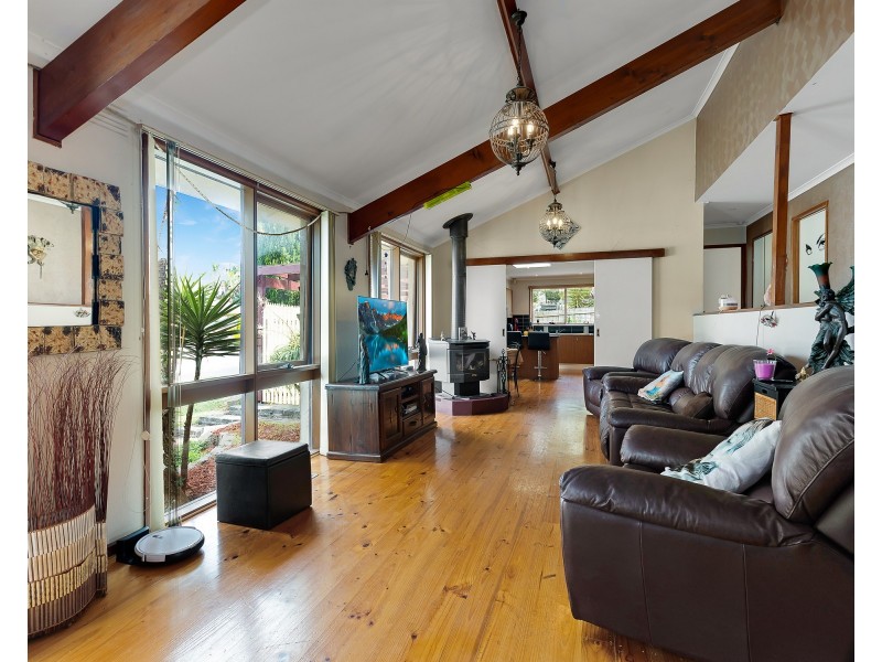 5 Adamson Drive, Endeavour Hills VIC 3802