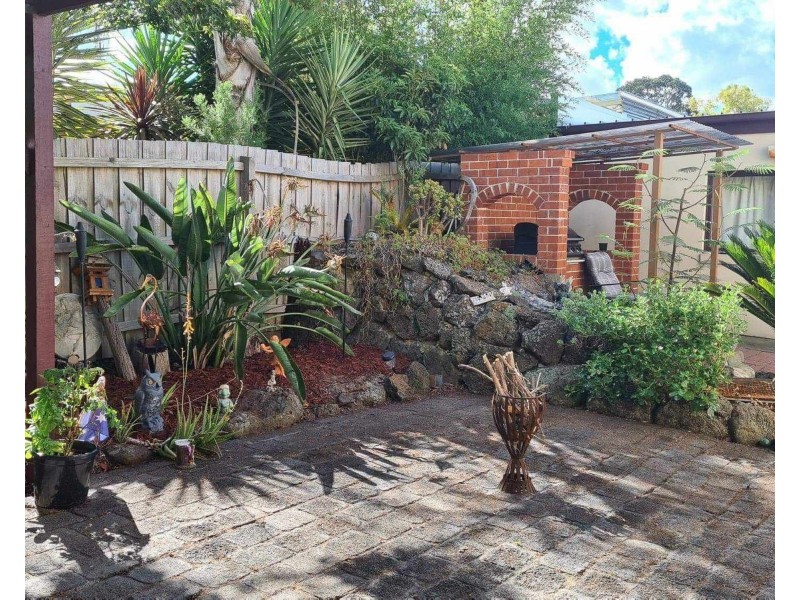 5 Adamson Drive, Endeavour Hills VIC 3802