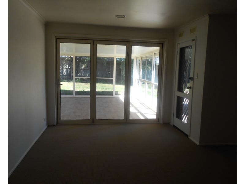 268 James Cook Drive, Endeavour Hills VIC 3802