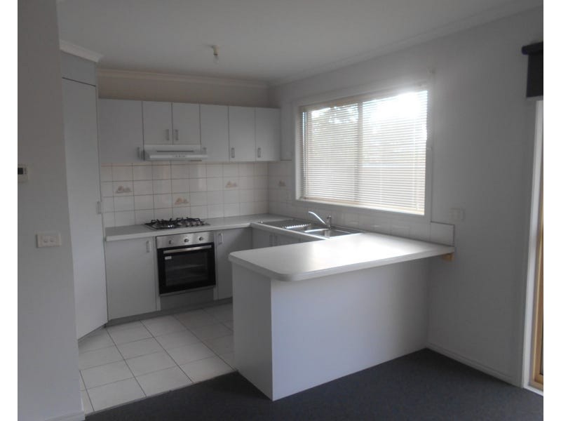 2/20 Bramwell Close, Endeavour Hills VIC 3802
