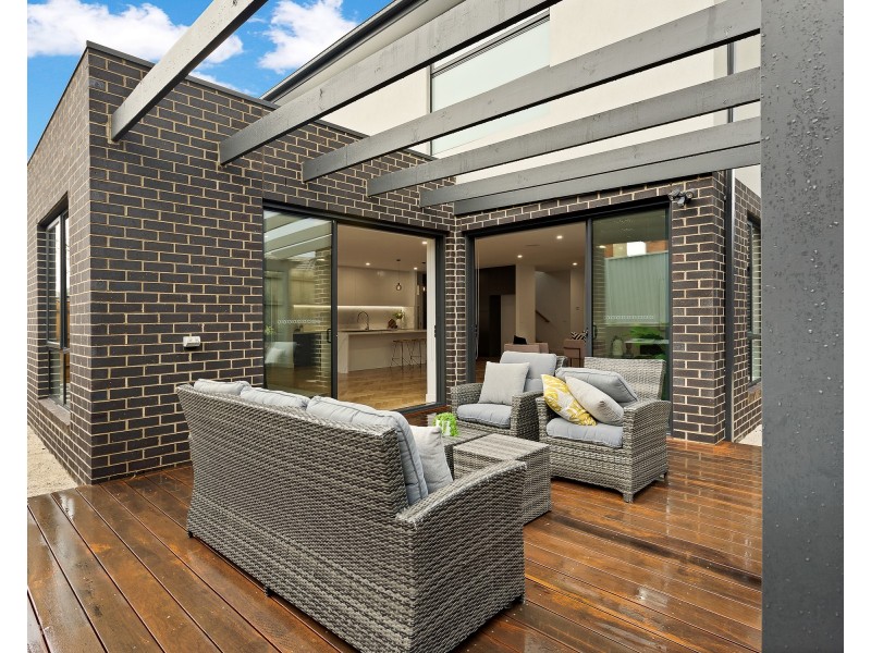 38 Crossdale Rise, Endeavour Hills VIC 3802