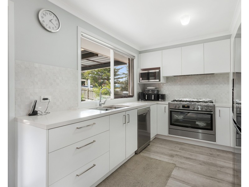 33 Thomas Mitchell Drive, Endeavour Hills VIC 3802