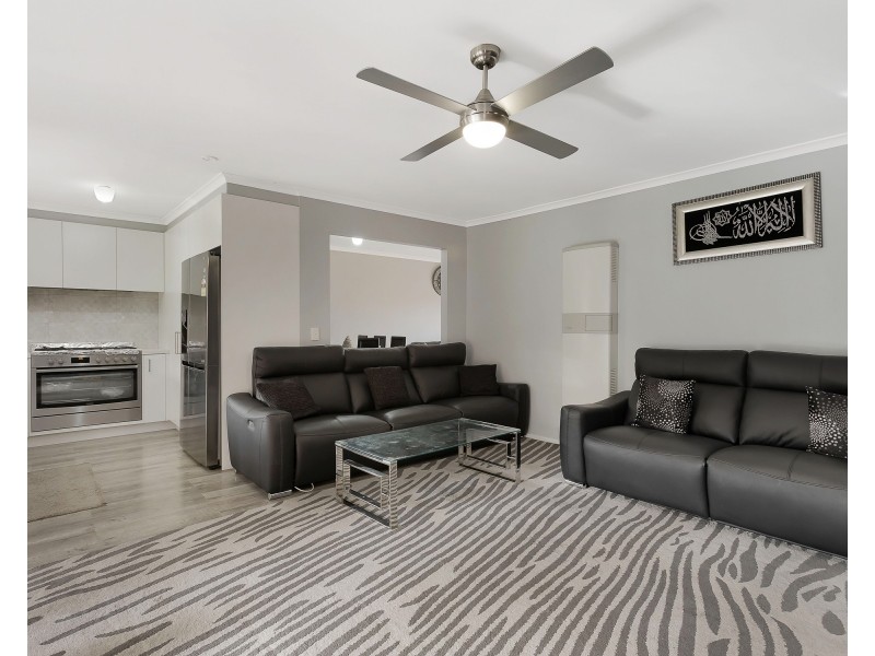 33 Thomas Mitchell Drive, Endeavour Hills VIC 3802