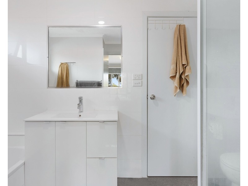 33 Thomas Mitchell Drive, Endeavour Hills VIC 3802