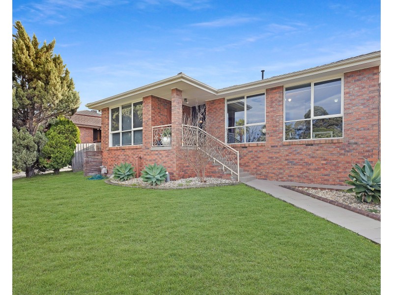 33 Thomas Mitchell Drive, Endeavour Hills VIC 3802