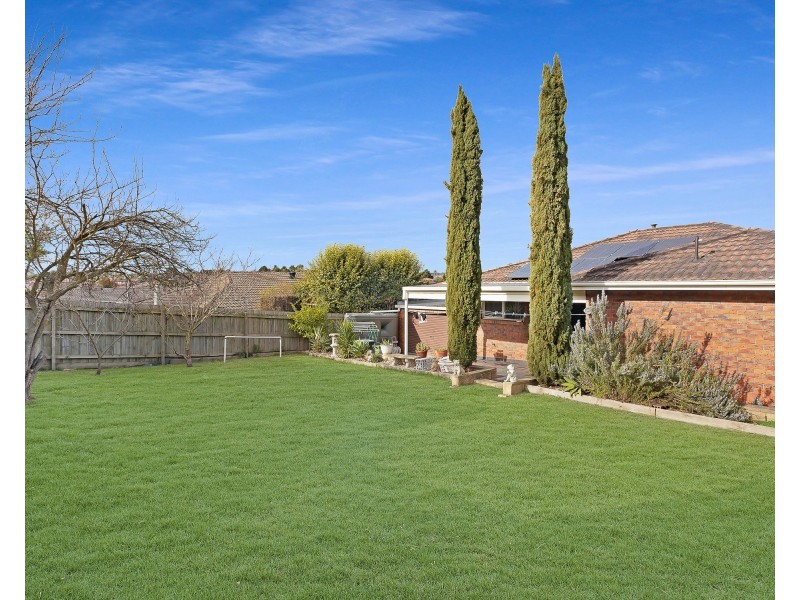 33 Thomas Mitchell Drive, Endeavour Hills VIC 3802