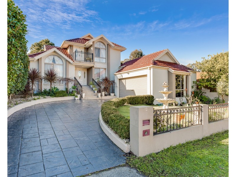 12 Frangipani Close, Endeavour Hills VIC 3802