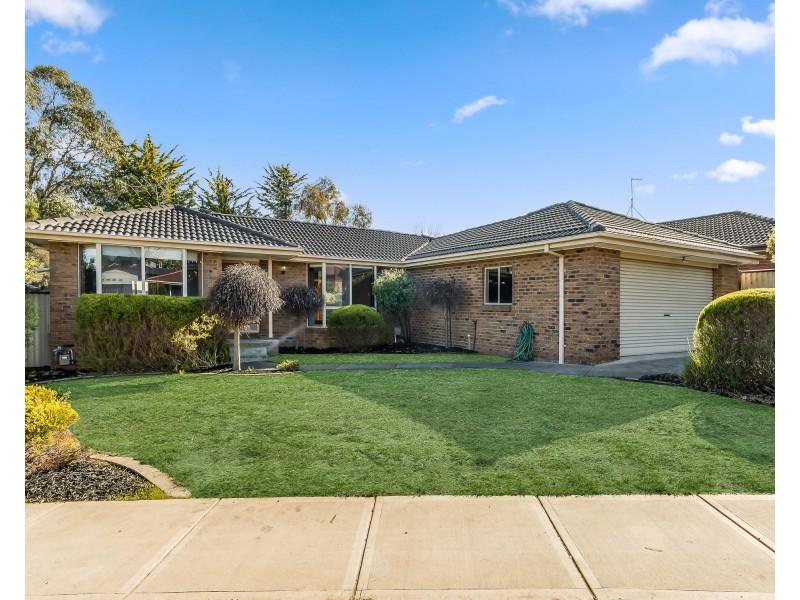 14 Steeple Place, Endeavour Hills VIC 3802