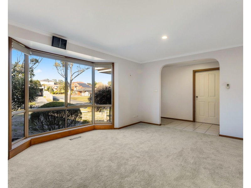 14 Steeple Place, Endeavour Hills VIC 3802