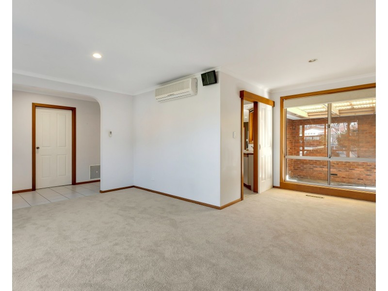 14 Steeple Place, Endeavour Hills VIC 3802