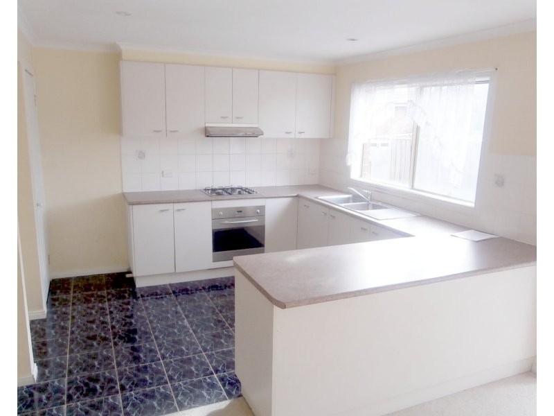 2/37 Hammond Road, Dandenong VIC 3175