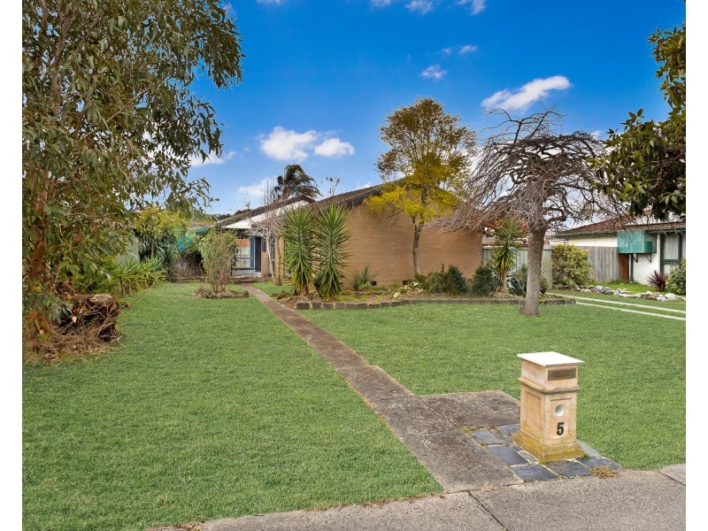 5 Bittern Drive, Endeavour Hills VIC 3802