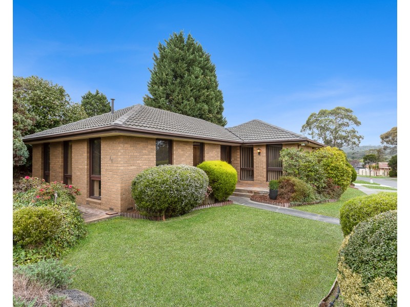 14 Chiswick Court, Endeavour Hills VIC 3802