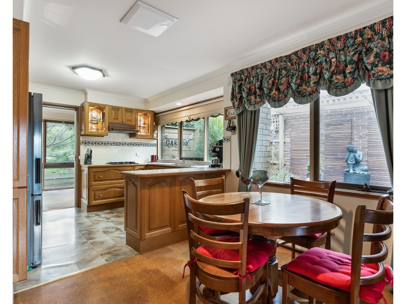 14 Chiswick Court, Endeavour Hills VIC 3802