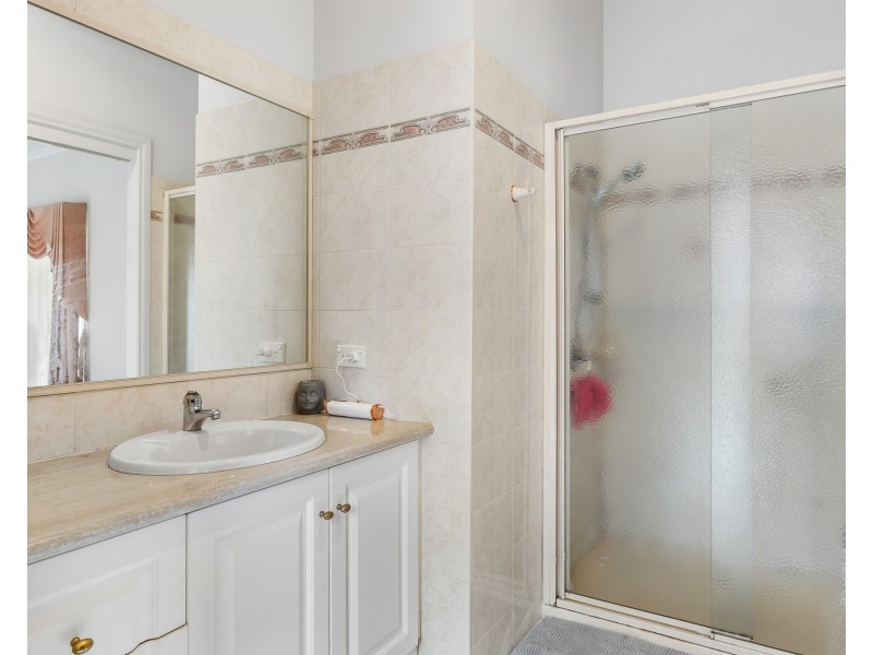 13 Frangipani Close, Endeavour Hills VIC 3802