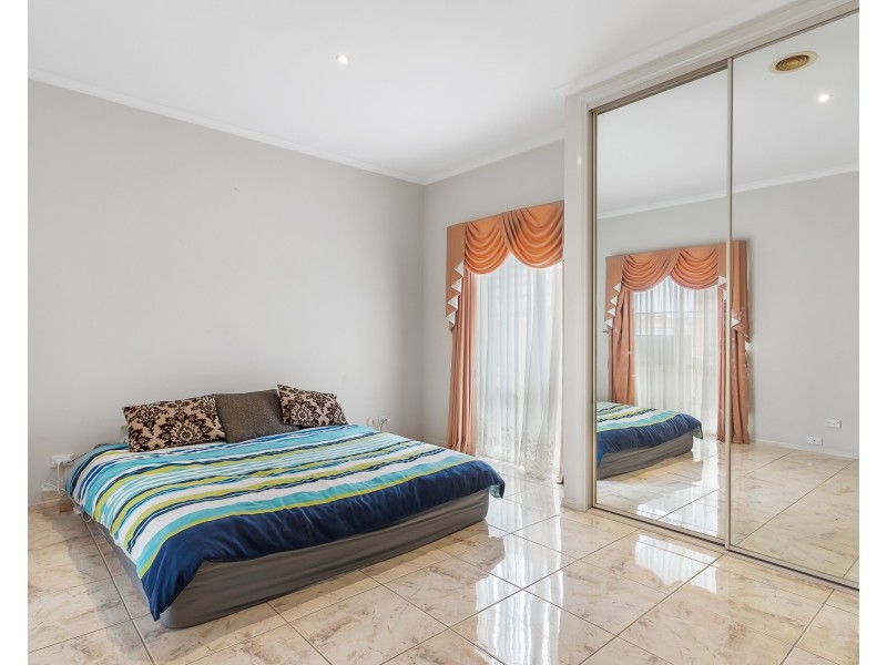 13 Frangipani Close, Endeavour Hills VIC 3802