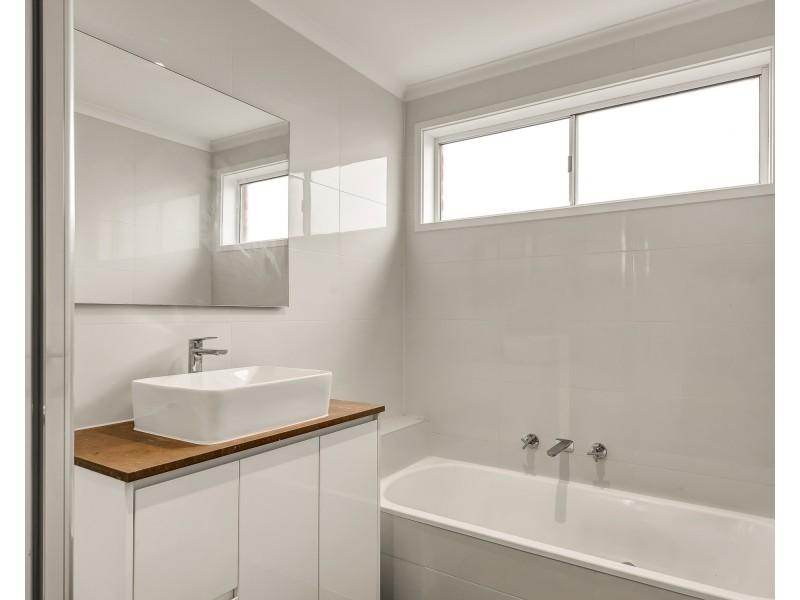 1/50 Preston Avenue, Endeavour Hills VIC 3802