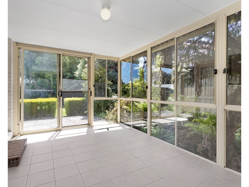 54 Essex Park Drive, Endeavour Hills VIC 3802