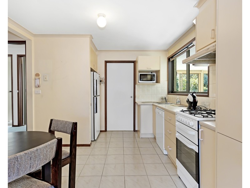 54 Essex Park Drive, Endeavour Hills VIC 3802