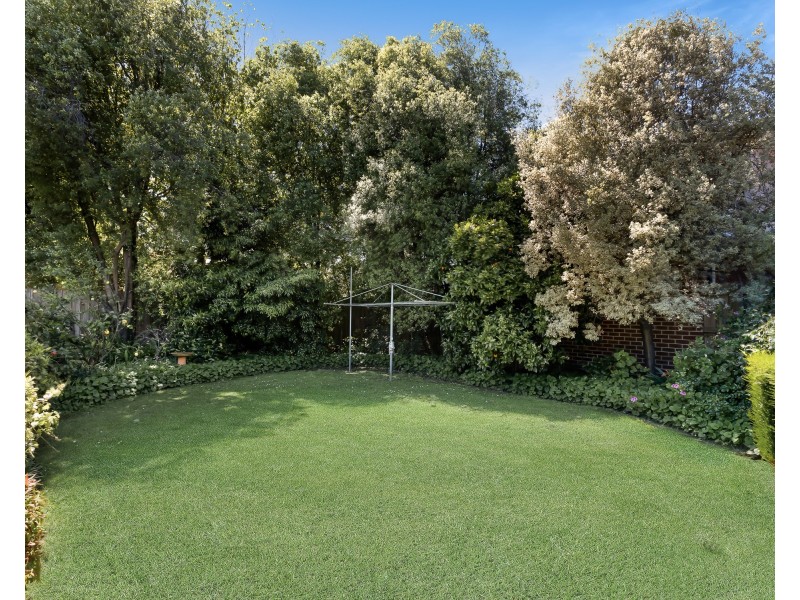 54 Essex Park Drive, Endeavour Hills VIC 3802