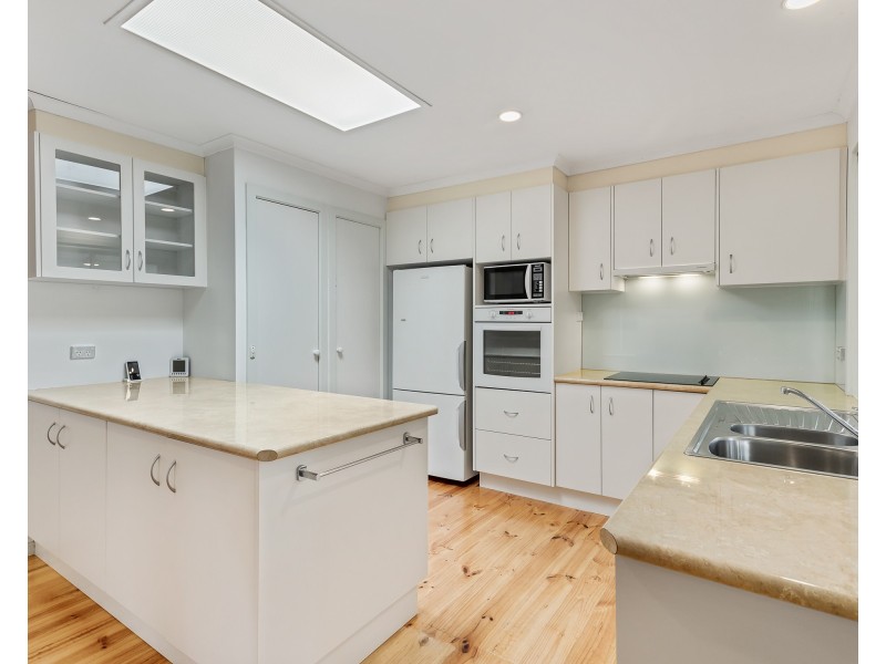 6 Tasman Place, Endeavour Hills VIC 3802