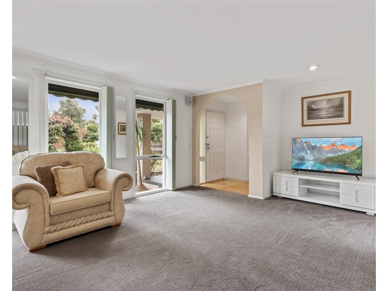 6 Tasman Place, Endeavour Hills VIC 3802