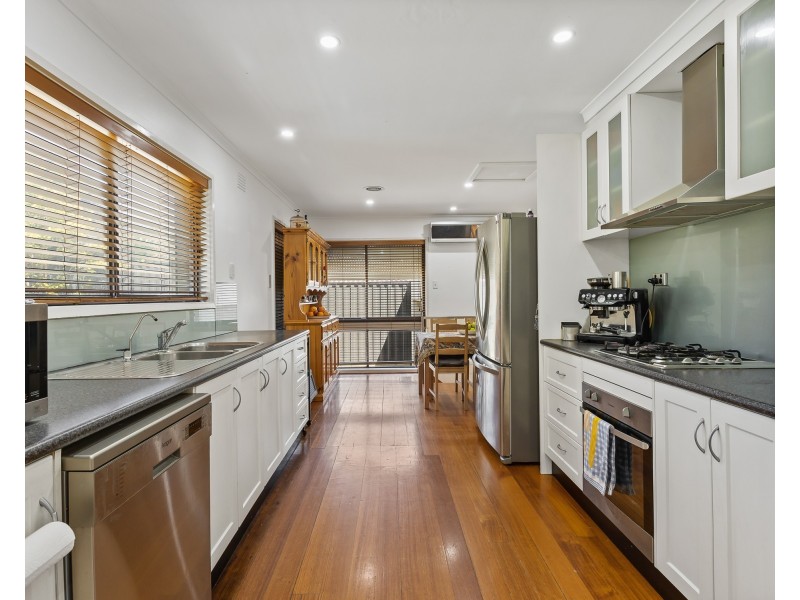 25 Scotsburn Way, Endeavour Hills VIC 3802