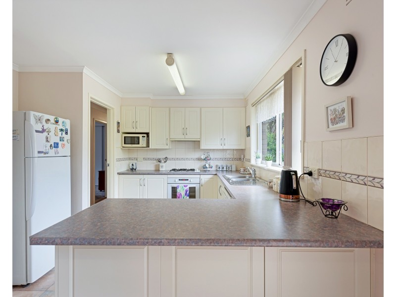 79 Charles Green Avenue, Endeavour Hills VIC 3802