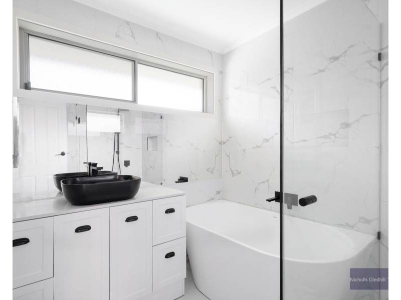 83 Charles Green Avenue, Endeavour Hills VIC 3802