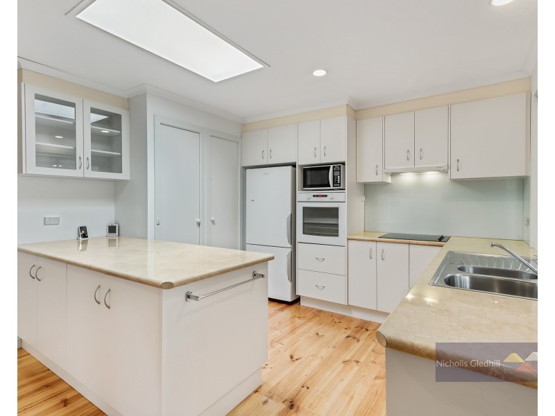 6 Tasman Place, Endeavour Hills VIC 3802