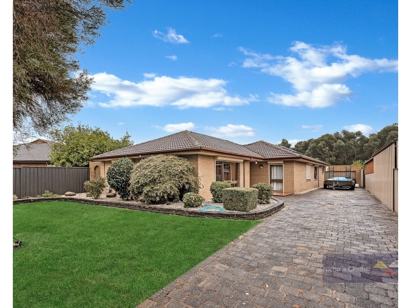 2 Salicina Court, Endeavour Hills VIC 3802
