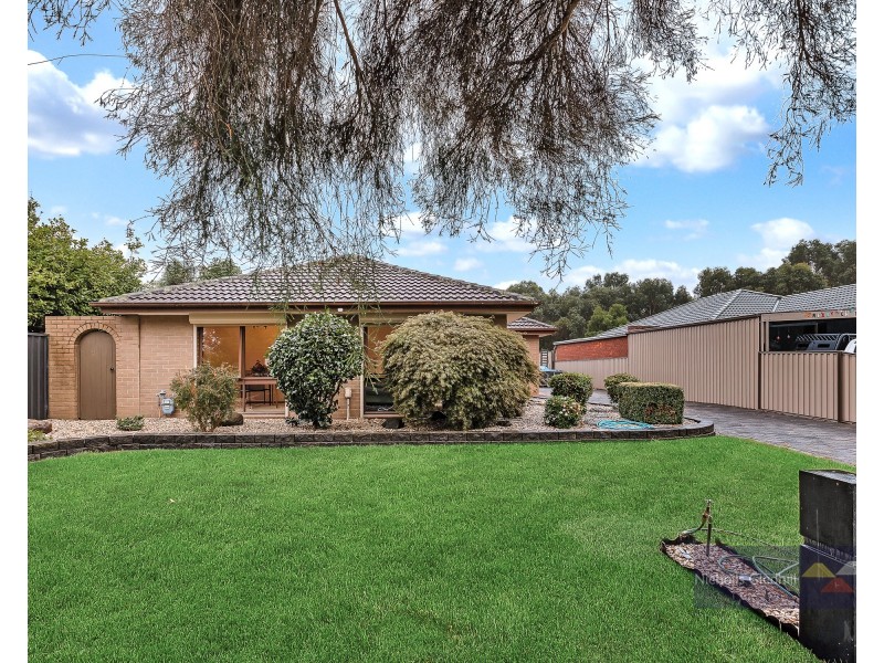 2 Salicina Court, Endeavour Hills VIC 3802