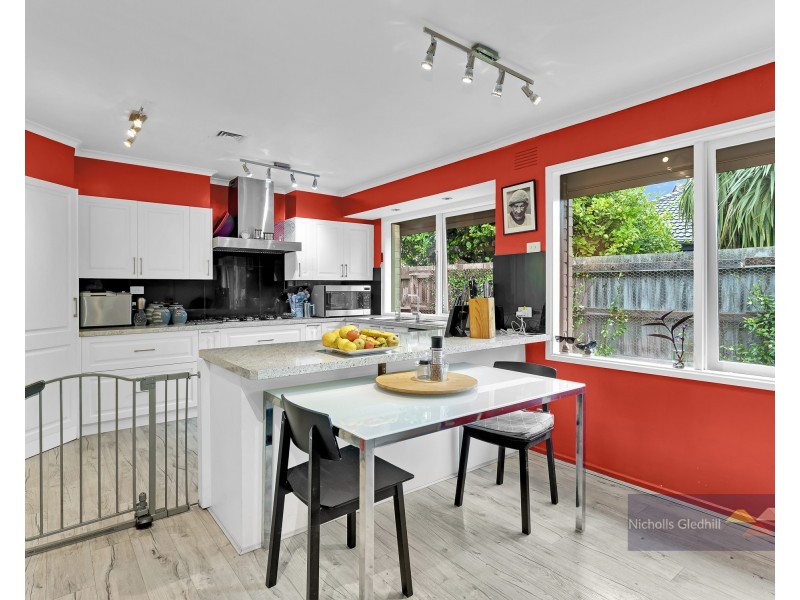 2 Salicina Court, Endeavour Hills VIC 3802