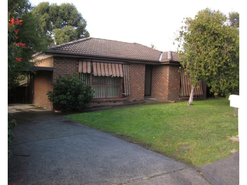 8 Hann Close, Endeavour Hills VIC 3802