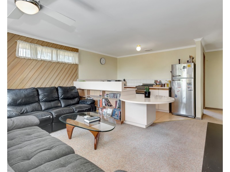 2/4 Bride Avenue, Hampton Park VIC 3976