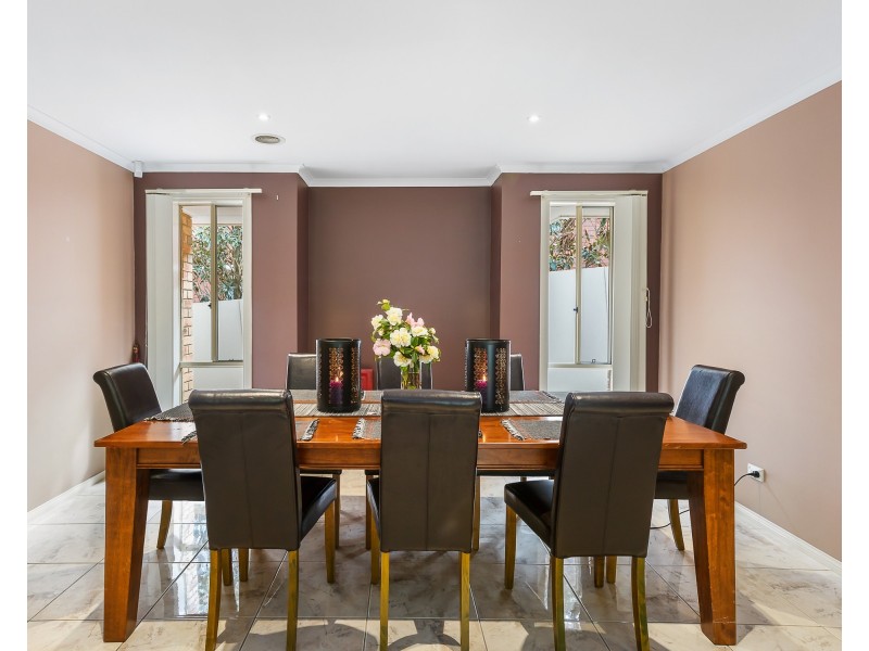 13 Frangipani Close, Endeavour Hills VIC 3802