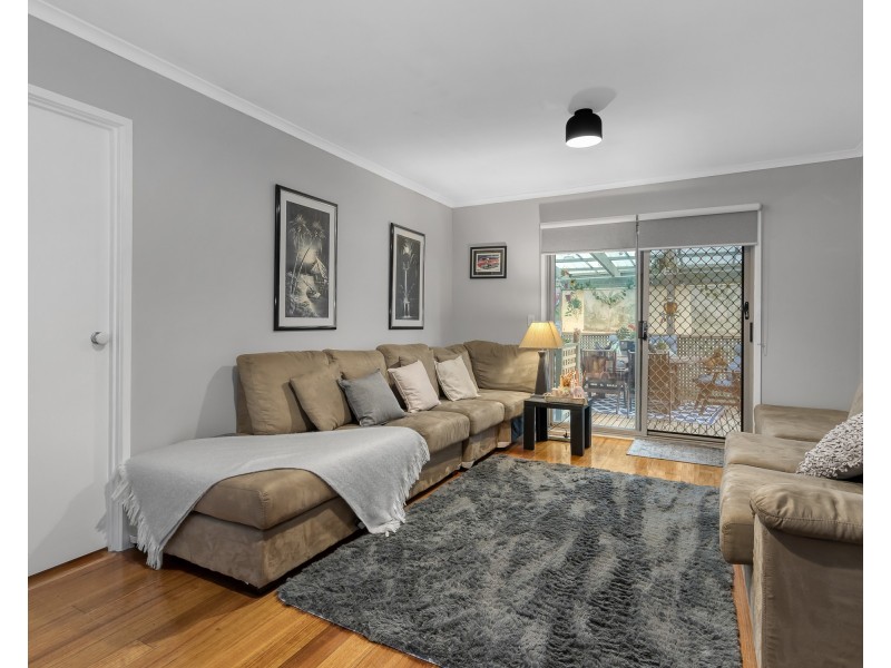 19 Heathmere Crescent, Endeavour Hills VIC 3802