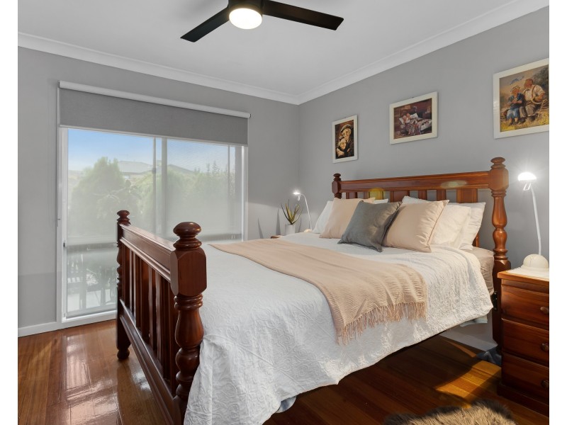 19 Heathmere Crescent, Endeavour Hills VIC 3802