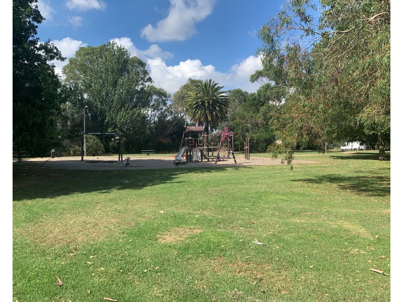 1 Roberts Street, Noble Park VIC 3174