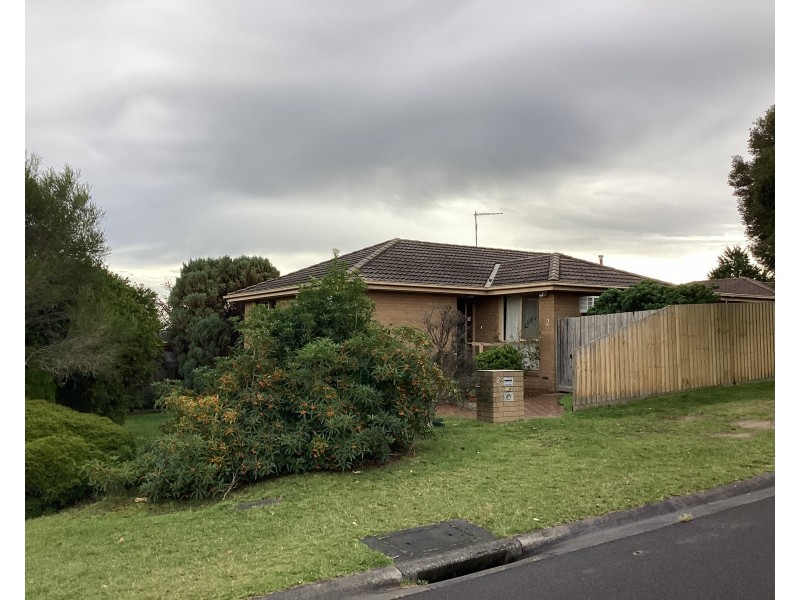 2 Skye Crescent, Endeavour Hills VIC 3802