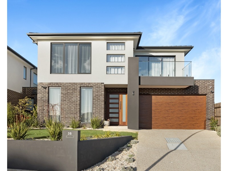 38 Crossdale Rise, Endeavour Hills VIC 3802