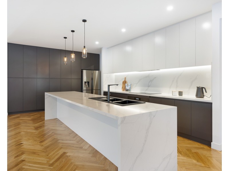 38 Crossdale Rise, Endeavour Hills VIC 3802